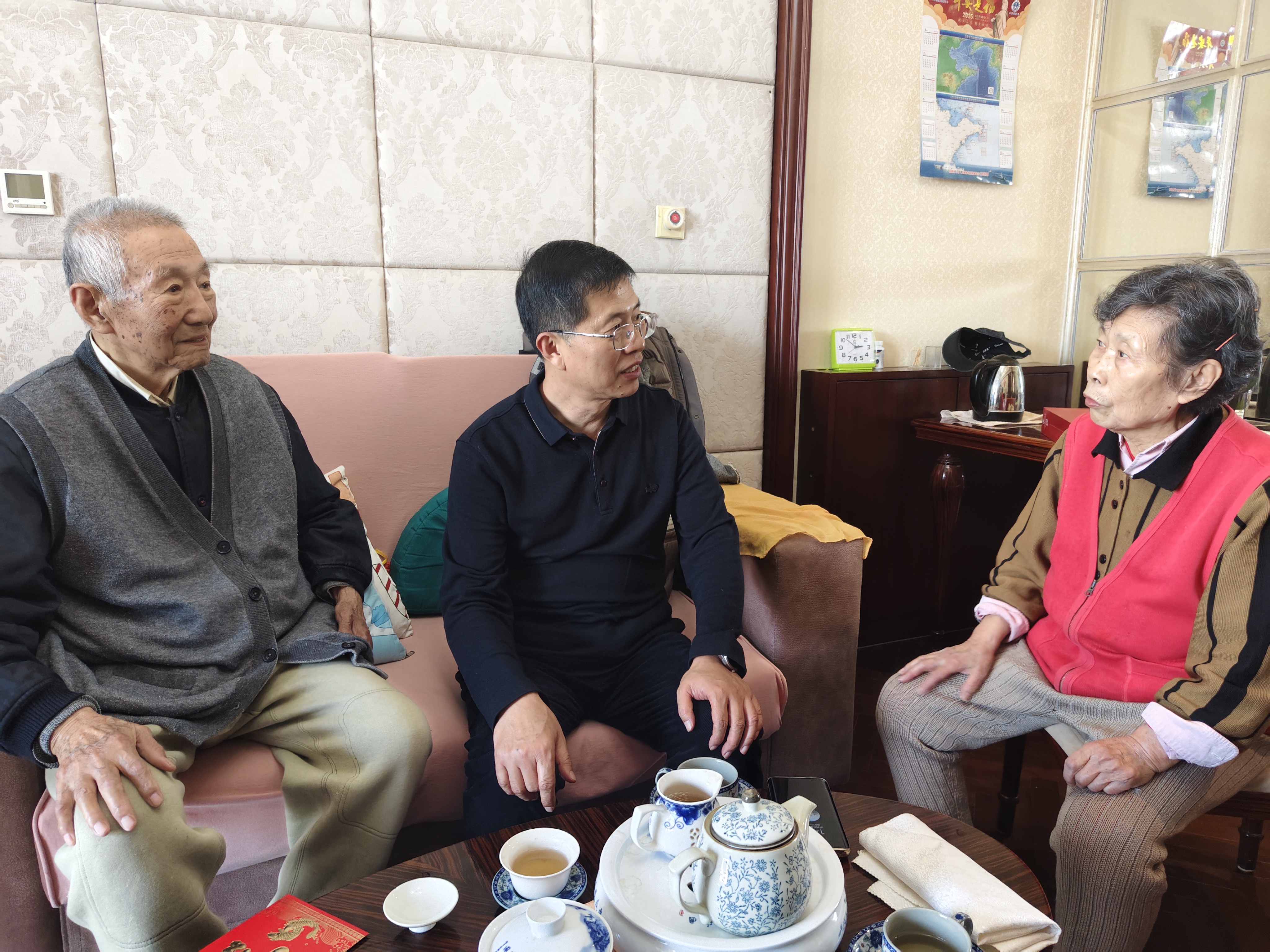 歲末情深，溫暖傳承——發(fā)思特董事長(zhǎng)鞏同海節(jié)前慰問(wèn)退休老員工